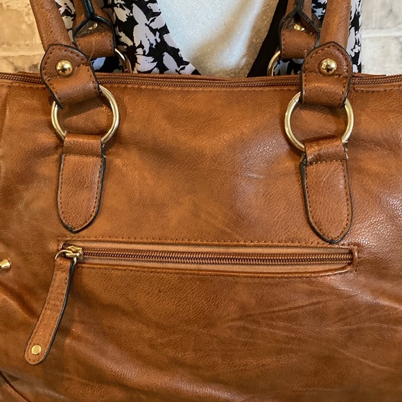 Scarleton handbag. Shoulder Large tote. Camel/Cognac color with gold accents. - Picture 7 of 11